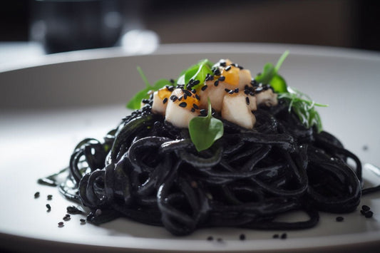 Pâtes à l'encre de seiche infusées aux fruits de mer