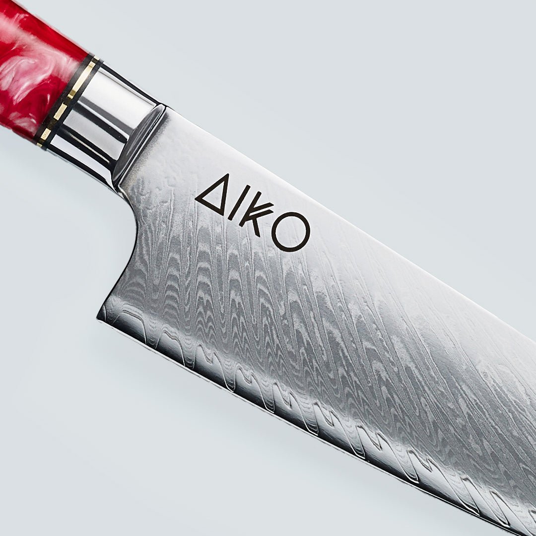 Aiko Red (あいこ, アイコ) Damas Steel Couteau avec poignée de résine rouge colorée