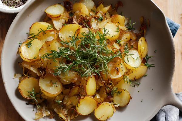 Klassieke Lyonnaise-aardappelen: knapperig, boterachtig en heerlijk ui-doordrenkt