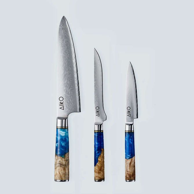 Couteau en acier Damas bleu Aiko avec manche en résine bleue colorée