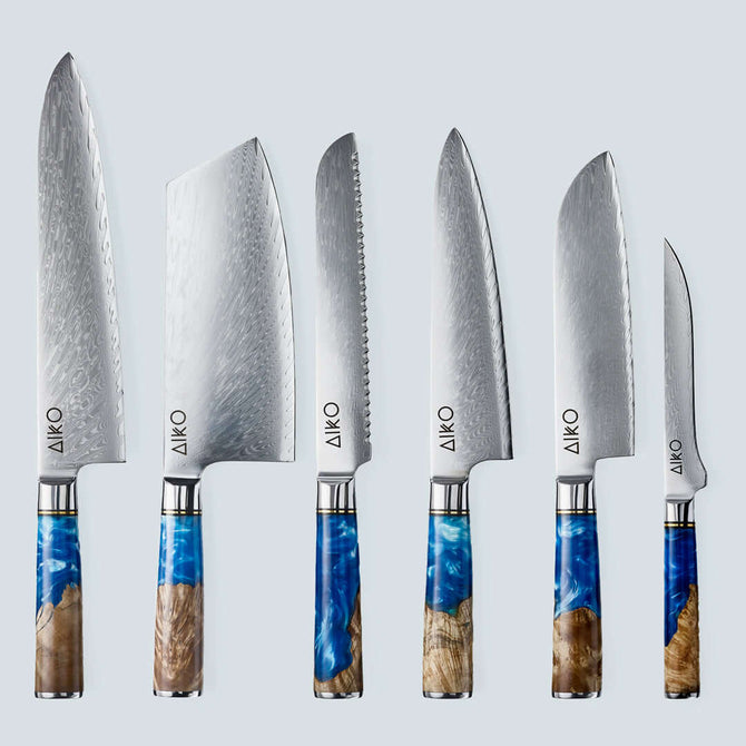 Couteau en acier Damas bleu Aiko avec manche en résine bleue colorée