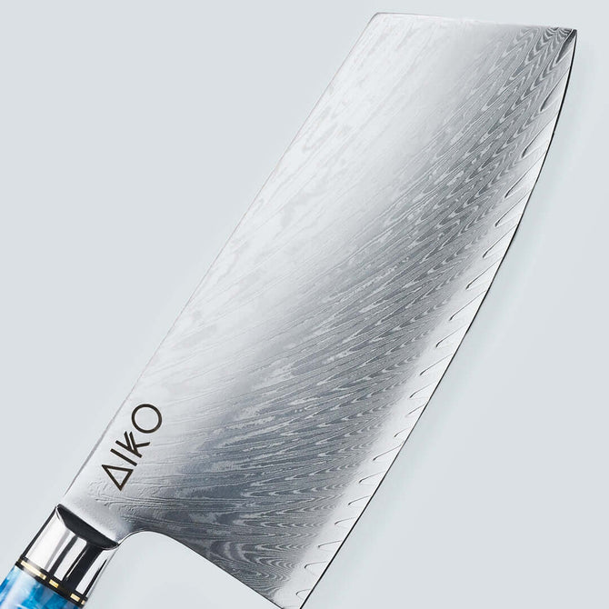 Couteau en acier Damas bleu Aiko avec manche en résine bleue colorée
