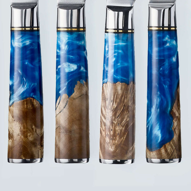 Couteau en acier Damas bleu Aiko avec manche en résine bleue colorée