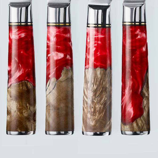 Couteau en acier Damas rouge Aiko avec manche en résine rouge colorée